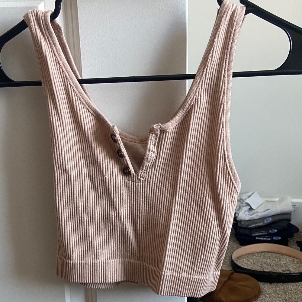 7 pack of women’s tank tops!!! Sizes are xsmall through small.